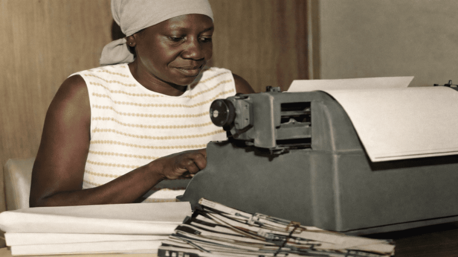 Aniversário de Carolina Maria de Jesus relembra voz poderosa da periferia